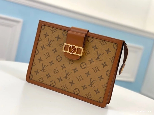 WIS VUITTON LOUIS CHANELUTCH 0823